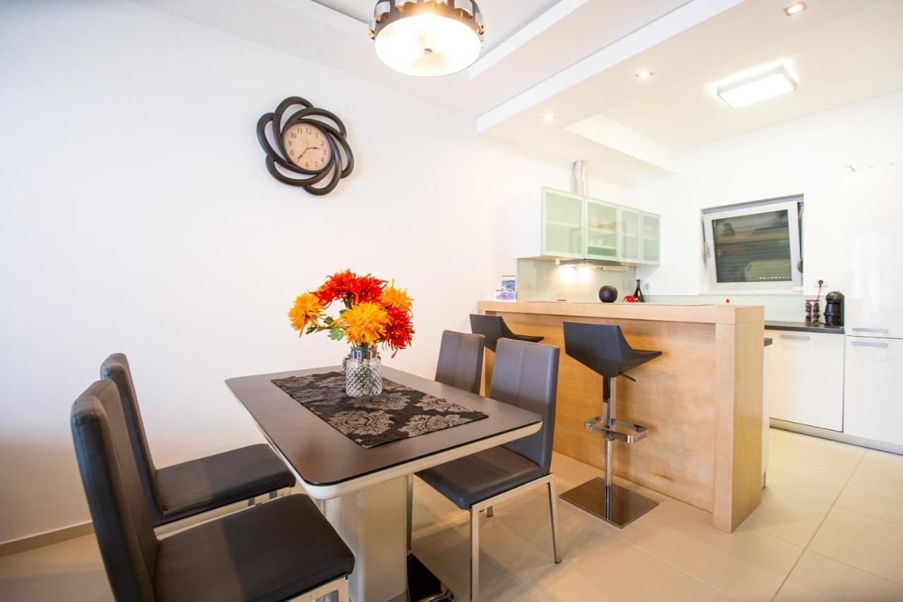 Apartment Sweet Memories Sveti Stefan Bagian luar foto