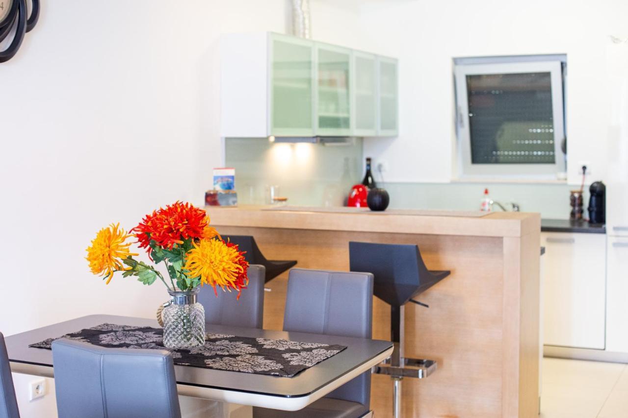 Apartment Sweet Memories Sveti Stefan Bagian luar foto